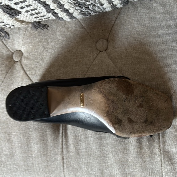 Gucci Heeled Loafers - Picture 9 of 11